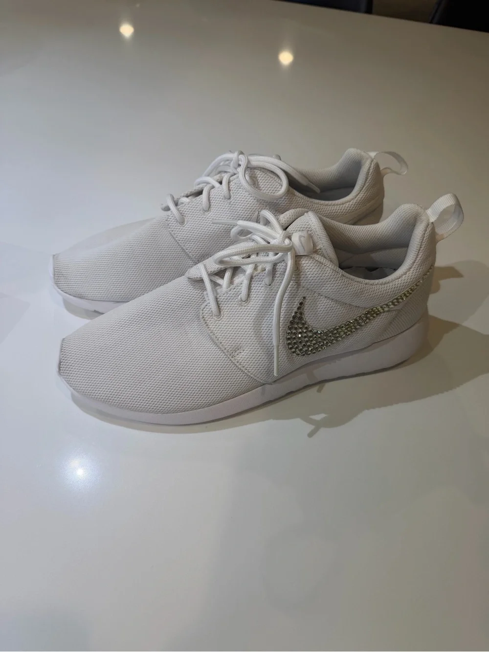 Nike Women’s White Lightweight Running Shoes with Rhinestone Swoosh Size 10